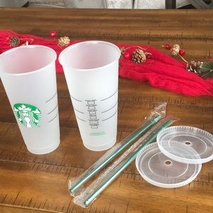NWOT Starbucks Set of 2, 24 oz cups with lids and straws